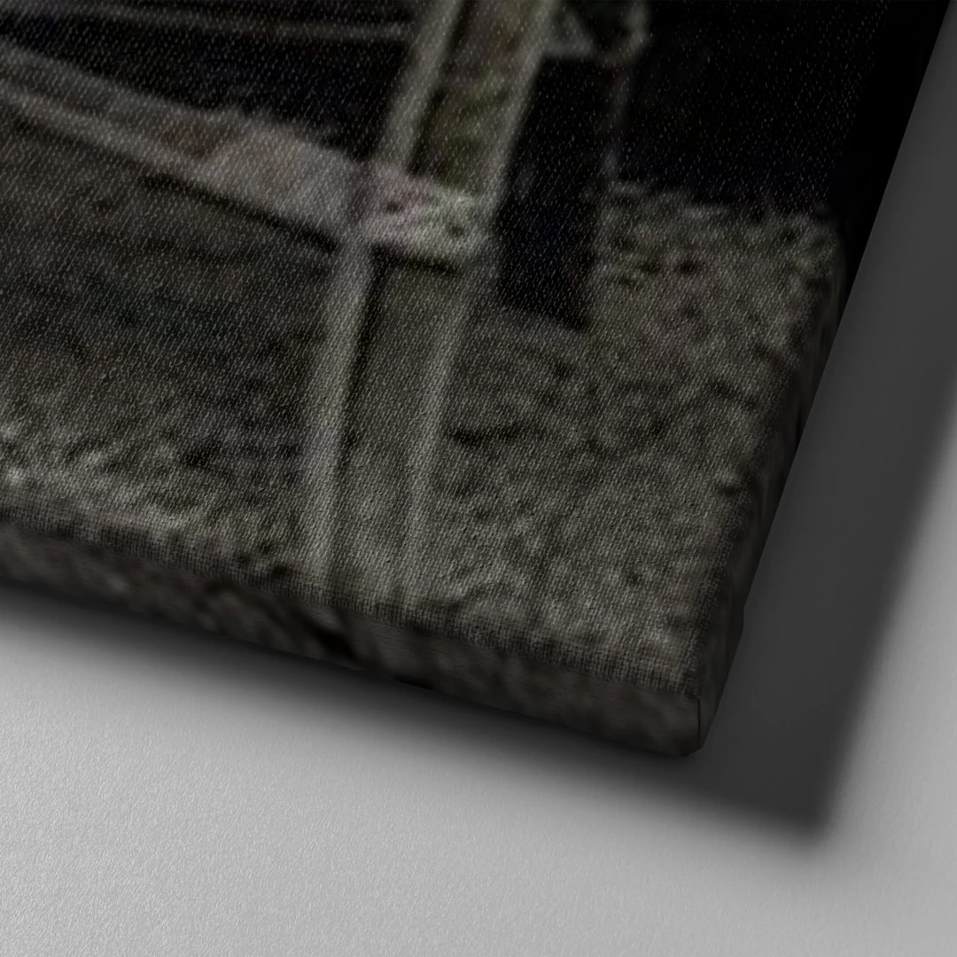 Siyah Beyaz Takım Elbise ile Atatürk Kanvas Tablo